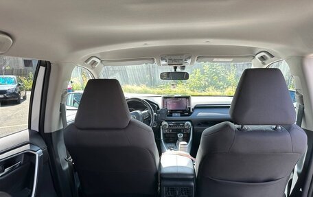 Toyota RAV4, 2020 год, 3 250 000 рублей, 9 фотография