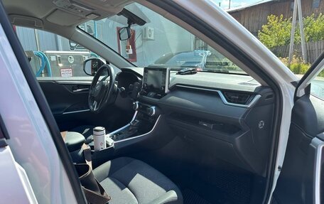 Toyota RAV4, 2020 год, 3 250 000 рублей, 12 фотография