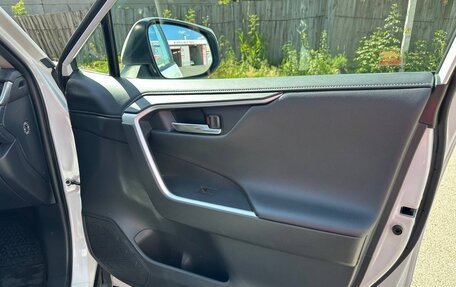 Toyota RAV4, 2020 год, 3 250 000 рублей, 13 фотография
