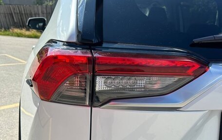 Toyota RAV4, 2020 год, 3 250 000 рублей, 8 фотография