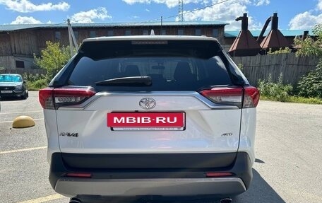 Toyota RAV4, 2020 год, 3 250 000 рублей, 7 фотография