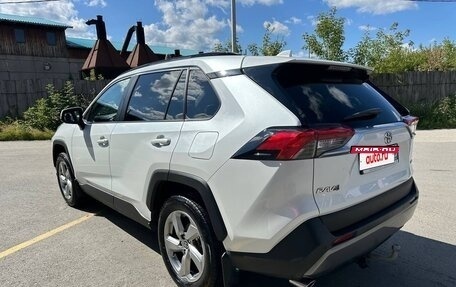 Toyota RAV4, 2020 год, 3 250 000 рублей, 6 фотография
