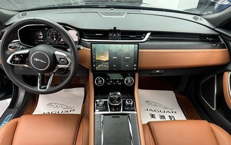 Jaguar XF II, 2022 год, 3 000 000 рублей, 10 фотография