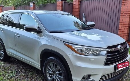 Toyota Highlander III, 2014 год, 3 300 000 рублей, 1 фотография