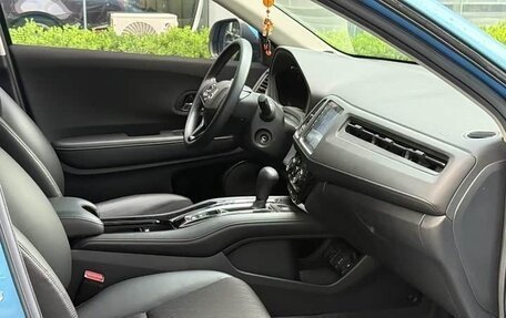 Honda Vezel, 2021 год, 1 390 000 рублей, 4 фотография