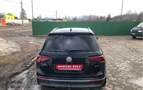 Volkswagen Tiguan II, 2018 год, 2 499 000 рублей, 3 фотография
