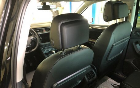 Volkswagen Tiguan II, 2018 год, 2 499 000 рублей, 15 фотография