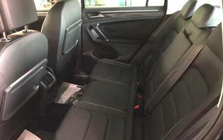 Volkswagen Tiguan II, 2018 год, 2 499 000 рублей, 14 фотография