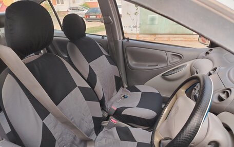 Toyota Platz, 2000 год, 320 000 рублей, 8 фотография