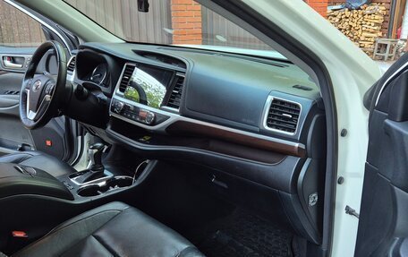 Toyota Highlander III, 2014 год, 3 300 000 рублей, 7 фотография