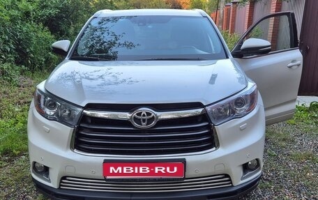 Toyota Highlander III, 2014 год, 3 300 000 рублей, 2 фотография