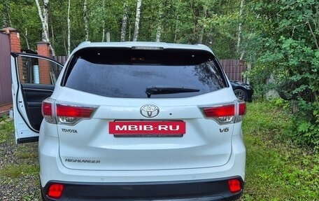 Toyota Highlander III, 2014 год, 3 300 000 рублей, 5 фотография
