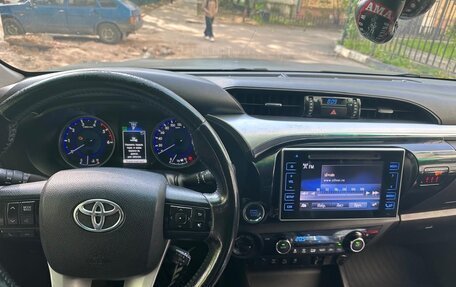 Toyota Hilux VIII, 2015 год, 2 070 000 рублей, 7 фотография
