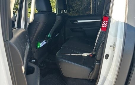 Toyota Hilux VIII, 2015 год, 2 070 000 рублей, 5 фотография