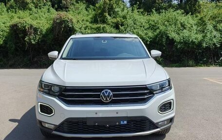 Volkswagen T-Roc I, 2021 год, 1 350 000 рублей, 2 фотография
