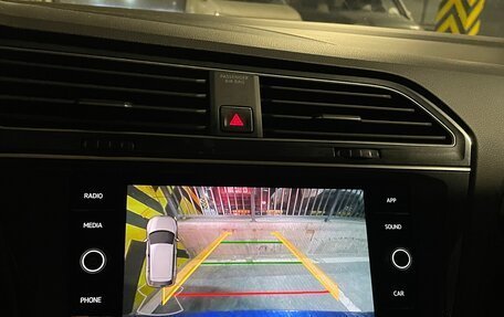 Volkswagen Tiguan II, 2018 год, 2 950 000 рублей, 2 фотография