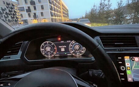 Volkswagen Tiguan II, 2018 год, 2 950 000 рублей, 9 фотография