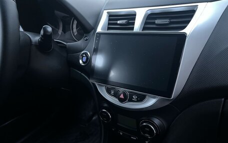 Hyundai Solaris II рестайлинг, 2012 год, 950 000 рублей, 21 фотография