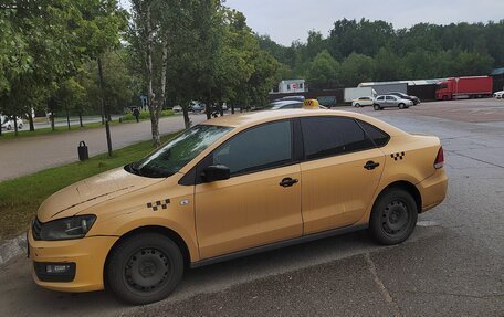 Volkswagen Polo VI (EU Market), 2015 год, 750 000 рублей, 2 фотография