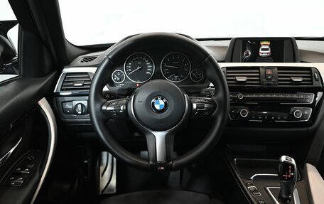 BMW 3 серия, 2017 год, 2 450 000 рублей, 14 фотография