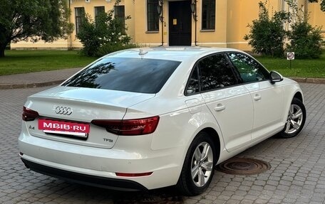 Audi A4, 2017 год, 2 600 000 рублей, 4 фотография