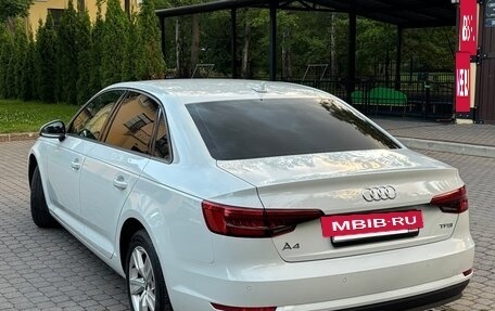 Audi A4, 2017 год, 2 600 000 рублей, 6 фотография