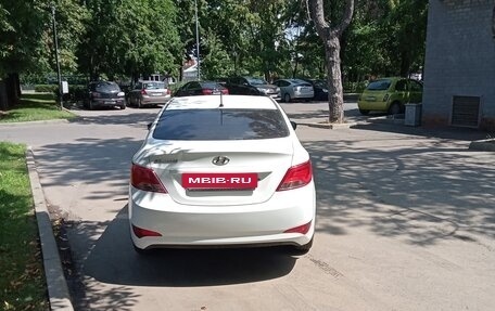 Hyundai Solaris II рестайлинг, 2016 год, 1 050 000 рублей, 3 фотография
