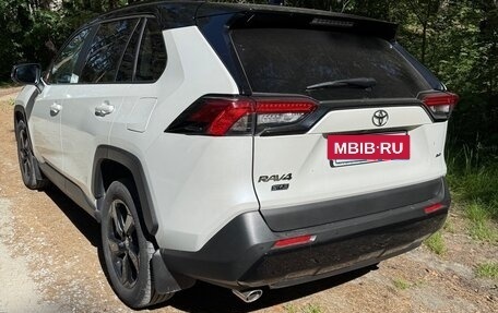 Toyota RAV4, 2020 год, 3 250 000 рублей, 5 фотография