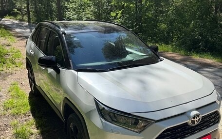 Toyota RAV4, 2020 год, 3 250 000 рублей, 2 фотография