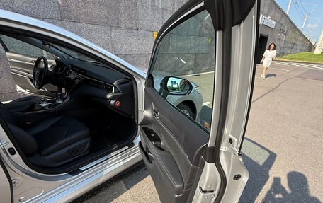 Toyota Camry, 2019 год, 2 450 000 рублей, 10 фотография