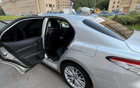 Toyota Camry, 2019 год, 2 450 000 рублей, 6 фотография