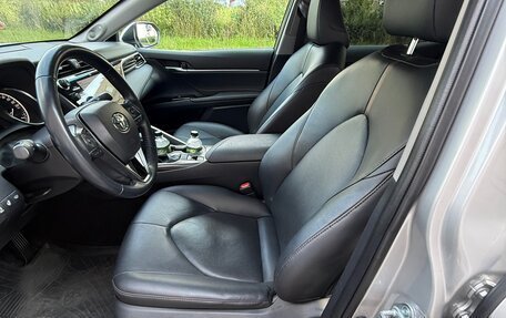 Toyota Camry, 2019 год, 2 450 000 рублей, 9 фотография