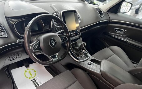 Renault Espace V рестайлинг, 2017 год, 1 845 000 рублей, 8 фотография