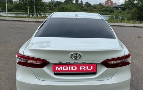 Toyota Camry, 2022 год, 3 500 000 рублей, 3 фотография
