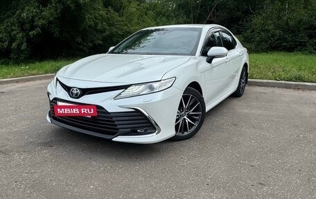 Toyota Camry, 2022 год, 3 500 000 рублей, 2 фотография