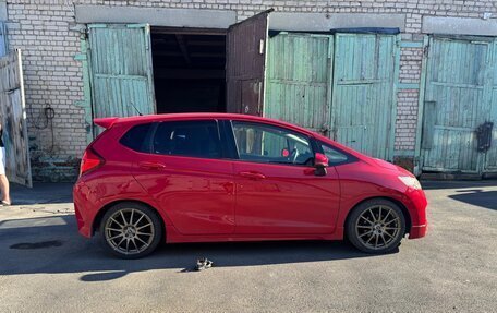 Honda Fit III, 2013 год, 1 300 000 рублей, 1 фотография