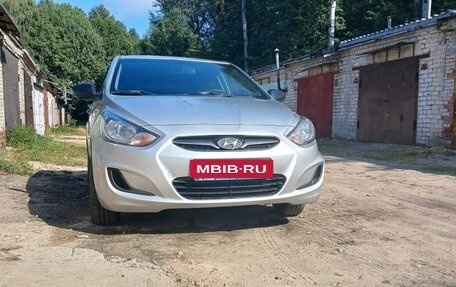 Hyundai Solaris II рестайлинг, 2011 год, 600 000 рублей, 3 фотография