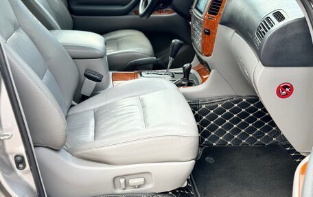 Toyota Land Cruiser 100 рестайлинг 2, 2004 год, 1 630 000 рублей, 11 фотография