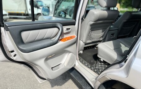 Toyota Land Cruiser 100 рестайлинг 2, 2004 год, 1 630 000 рублей, 15 фотография