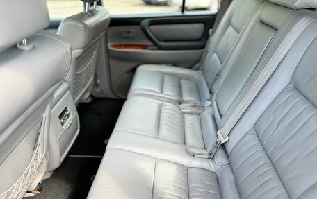 Toyota Land Cruiser 100 рестайлинг 2, 2004 год, 1 630 000 рублей, 17 фотография