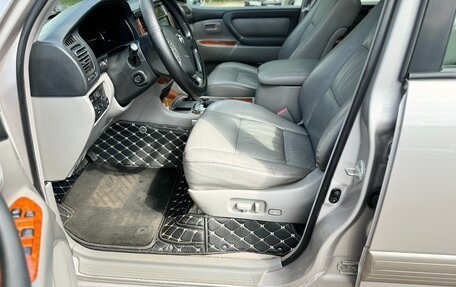 Toyota Land Cruiser 100 рестайлинг 2, 2004 год, 1 630 000 рублей, 19 фотография