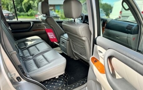 Toyota Land Cruiser 100 рестайлинг 2, 2004 год, 1 630 000 рублей, 14 фотография