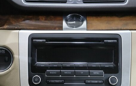 Volkswagen Passat B7, 2011 год, 1 029 000 рублей, 17 фотография
