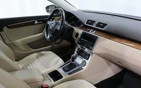 Volkswagen Passat B7, 2011 год, 1 029 000 рублей, 12 фотография