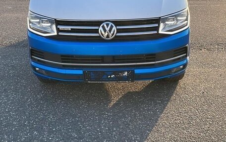 Volkswagen Multivan T6 рестайлинг, 2019 год, 3 700 000 рублей, 1 фотография