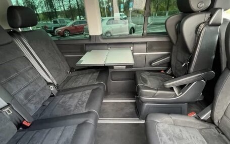 Volkswagen Multivan T6 рестайлинг, 2019 год, 3 700 000 рублей, 6 фотография