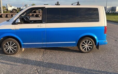 Volkswagen Multivan T6 рестайлинг, 2019 год, 3 700 000 рублей, 4 фотография