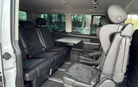 Volkswagen Multivan T6 рестайлинг, 2019 год, 3 700 000 рублей, 7 фотография
