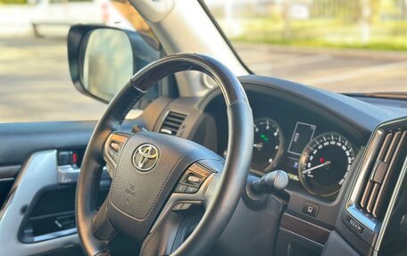 Toyota Land Cruiser 200, 2017 год, 5 560 000 рублей, 14 фотография