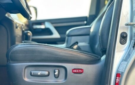 Toyota Land Cruiser 200, 2017 год, 5 560 000 рублей, 9 фотография
